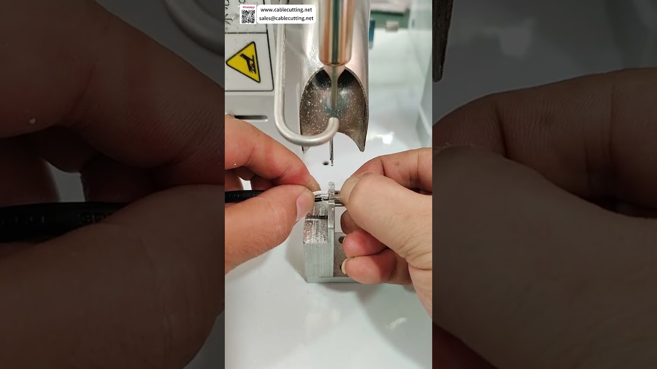 半自动焊接机 解决DC母座高低落差焊接难题