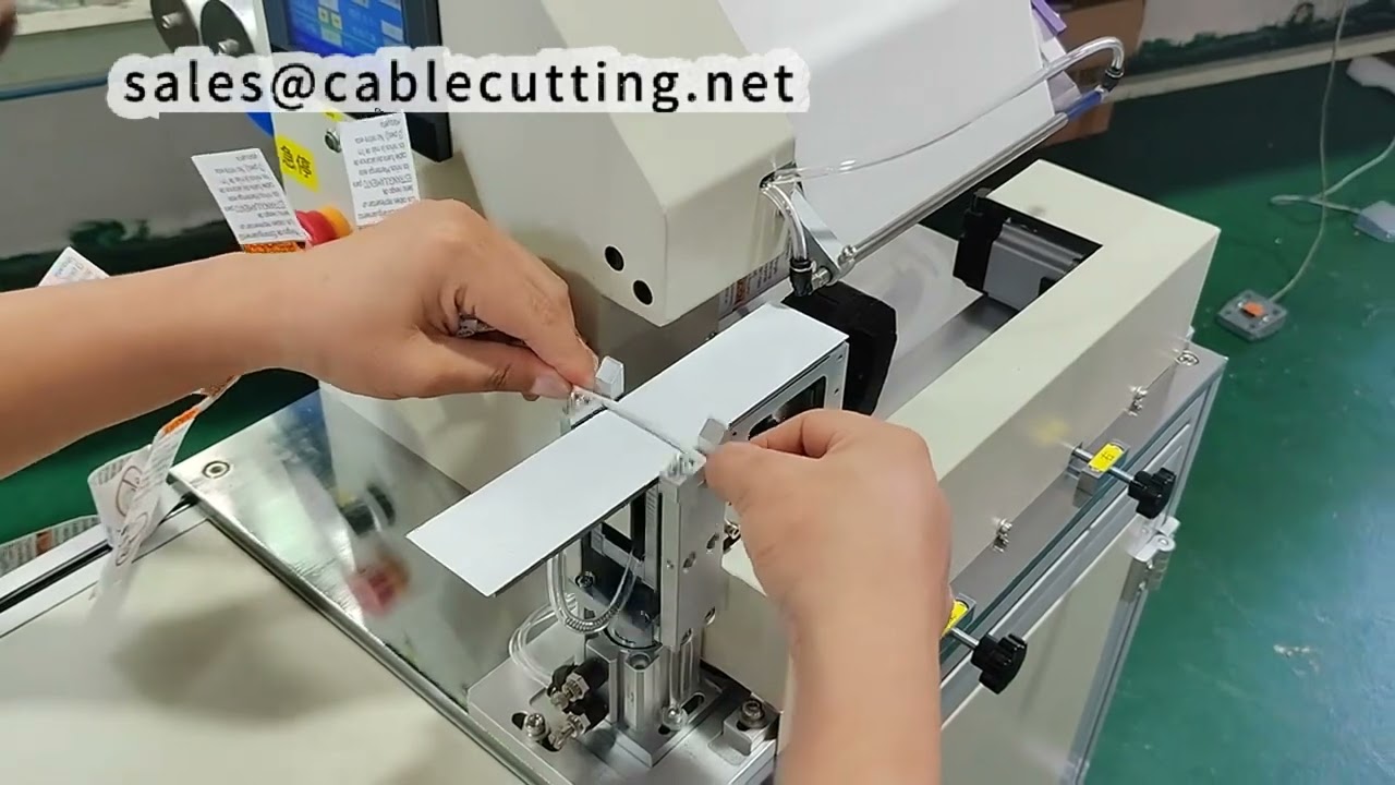大型标签折叠贴标机 230x45mm 高效自动贴标